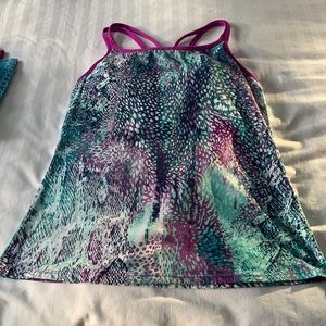 Medium gently used athletic top with built in bra